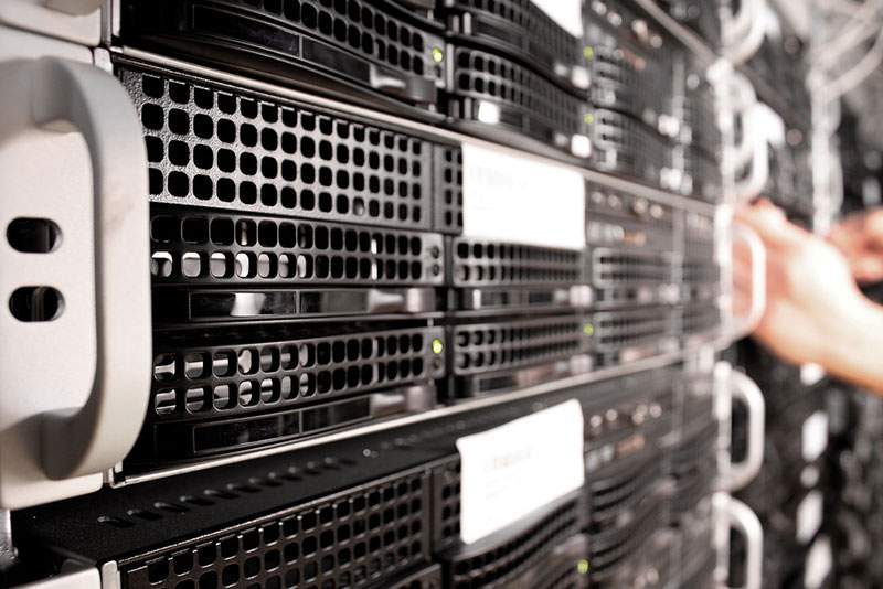 servicos-servidores servidores locais presos em rack